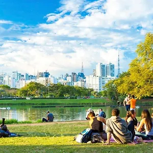 Modernos Totalmente Mobiliados Com Academia Proximo A Metro Parque Ibirapuera E Hospitais , São Paulo Brasil