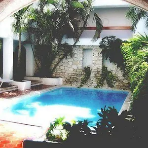 Plaza Carrillo's 3*, Cancún México