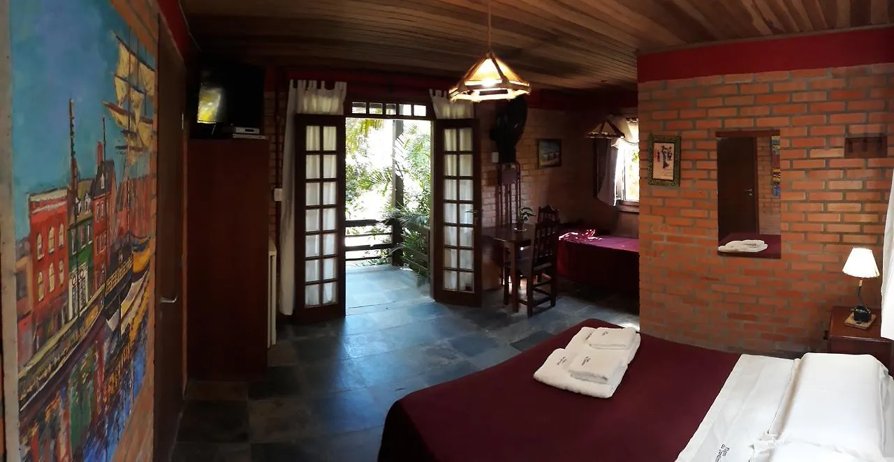 Pousada Além do Jardim Praia do Rosa Bed and breakfast